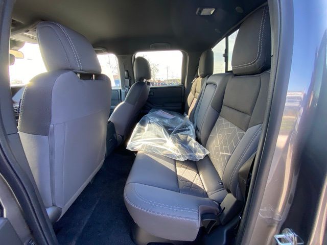 2026 Nissan Frontier SV photo 12