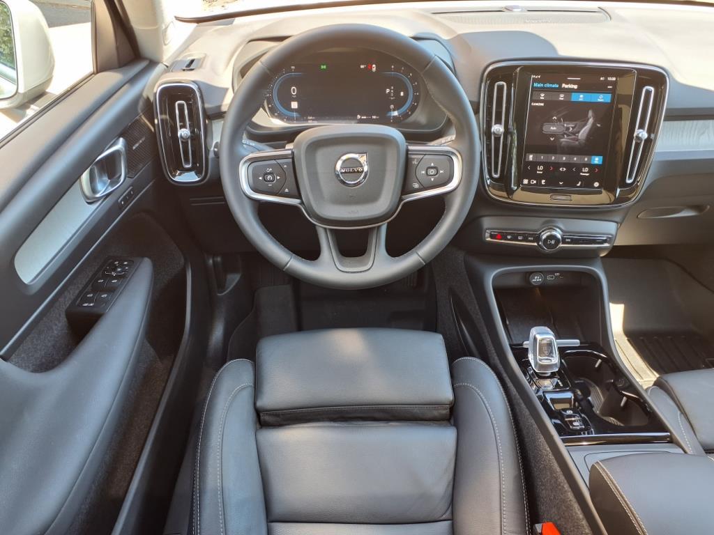 2024 Volvo XC40 Ultimate photo 12