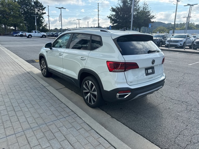 2022 Volkswagen Taos SE photo 3