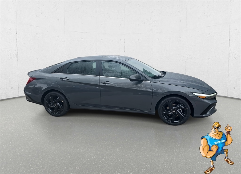 2026 Hyundai Elantra SEL Sport photo 4