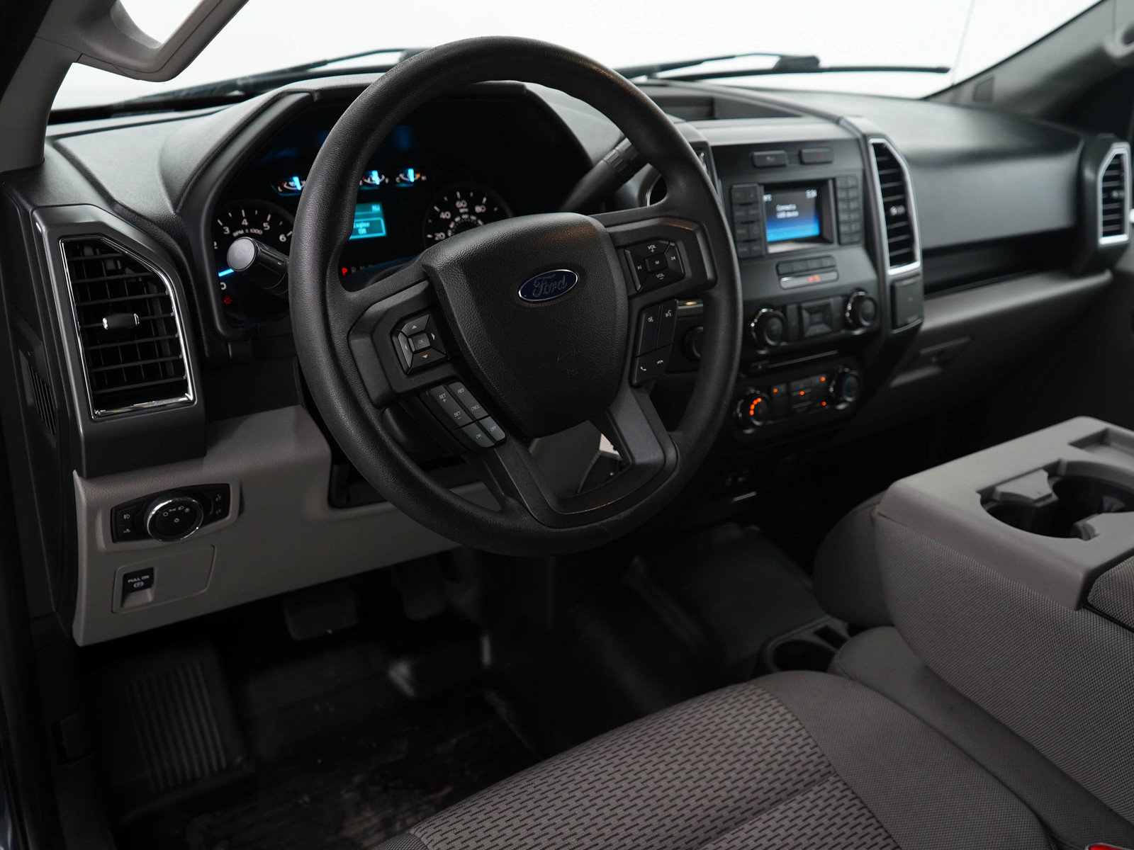 2015 Ford F-150 XLT photo 14