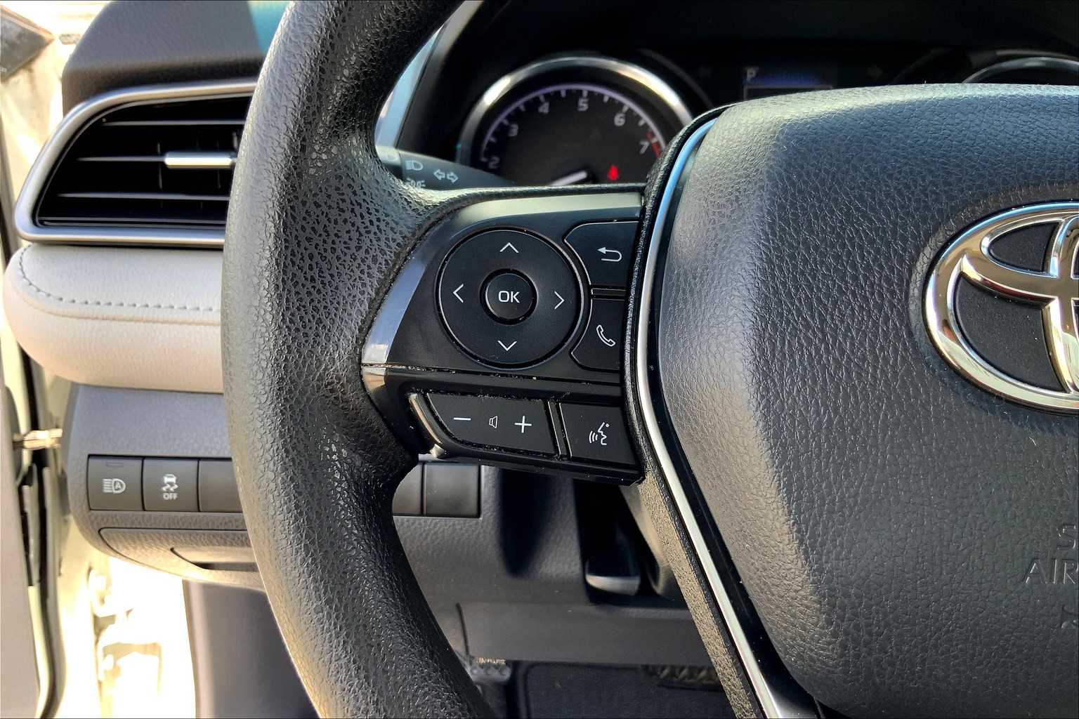 2019 Toyota Camry LE photo 21