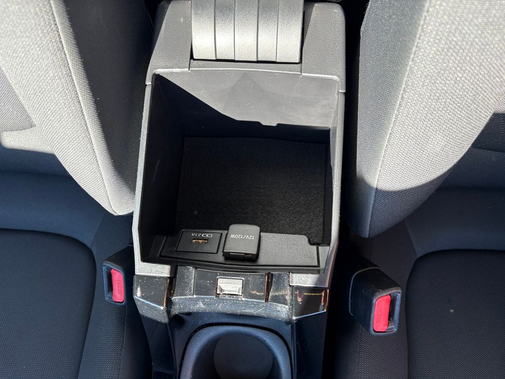 2021 Toyota Corolla LE photo 20