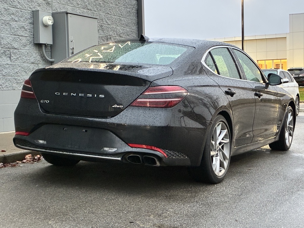 2022 Genesis G70 2.0T Prestige photo 3
