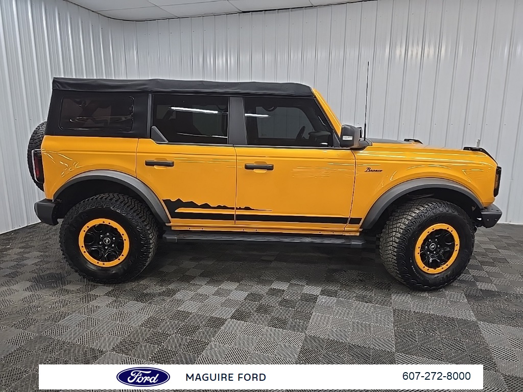 2022 Ford Bronco Wildtrak photo 2