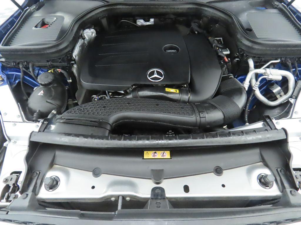 2022 Mercedes Benz GLC 300 photo 25