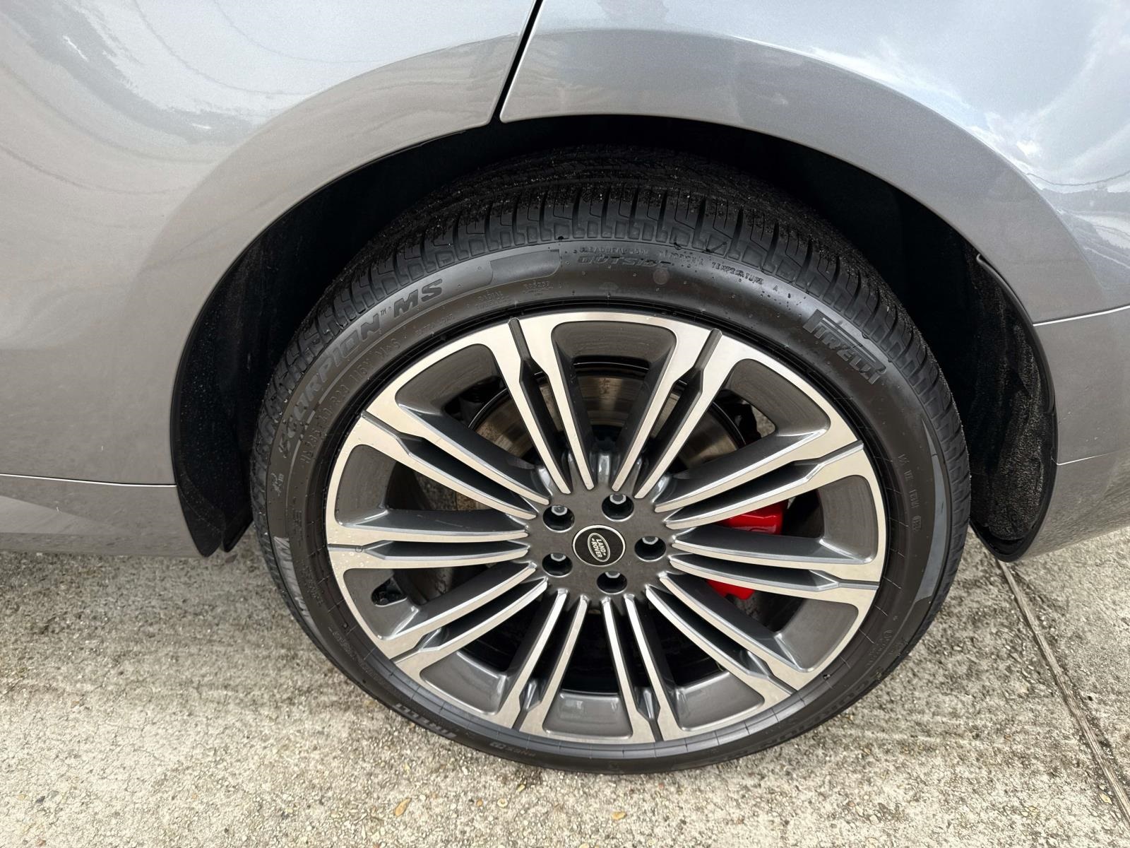 2025 Land Rover Range Rover Sport SE photo 2