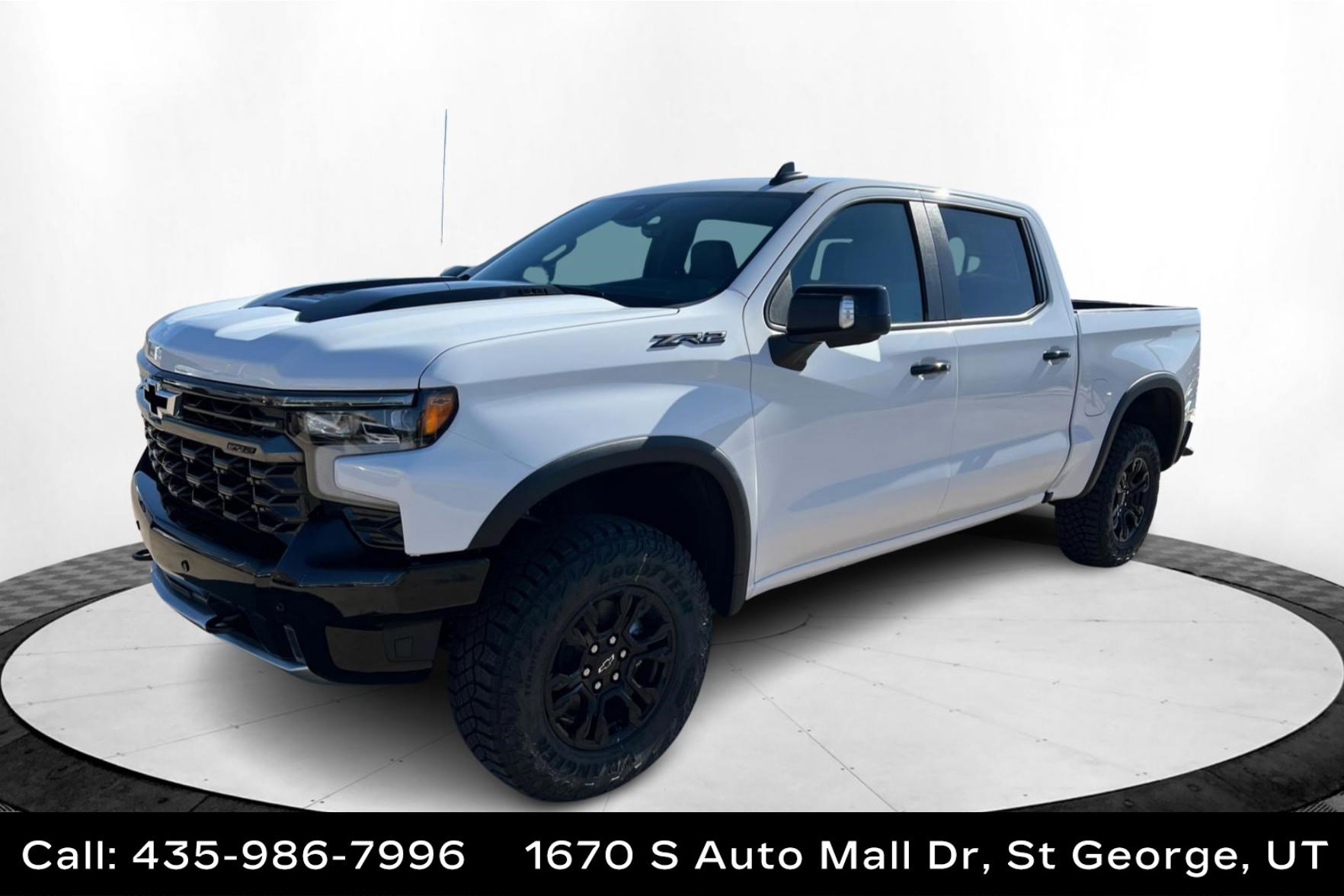 ポルシェ AHEAD ON ROUGH ROADS 2025 New 2025 Chevrolet Silverado 1500 ZR2 Crew Cab in St. George