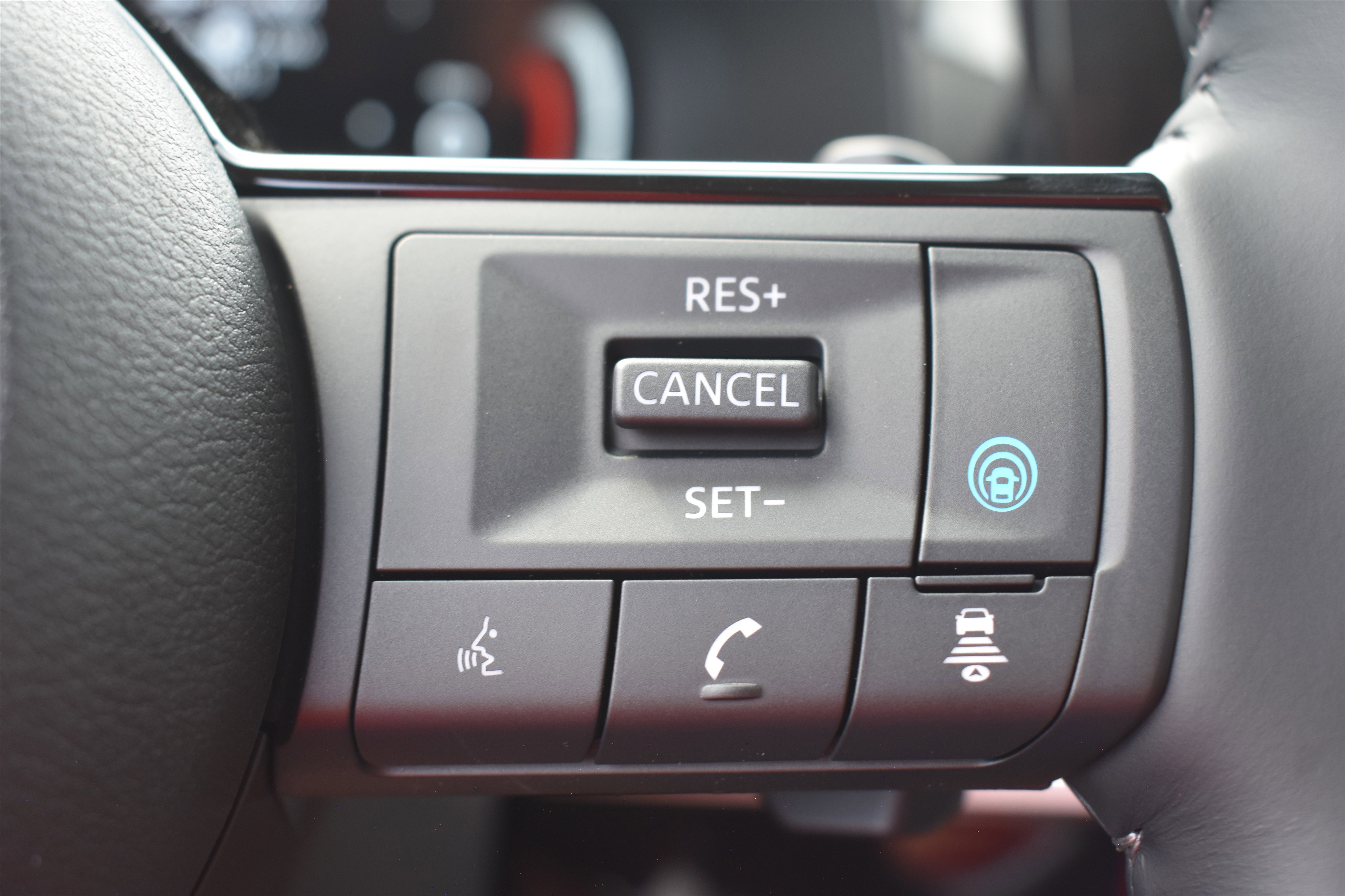 2025 Nissan Pathfinder Platinum photo 13