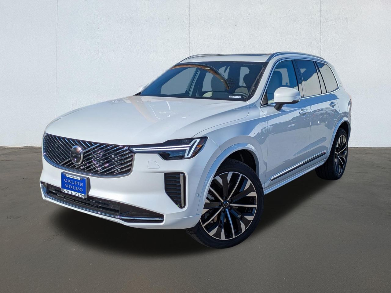 2026 Volvo XC90 Plus's photo