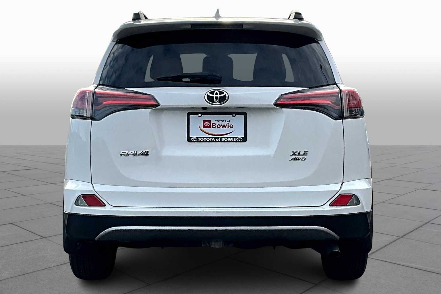 2018 Toyota RAV4 XLE photo 3