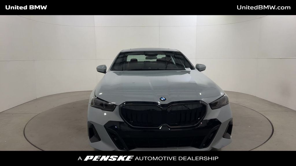BMW5シリーズ　225/55R17×4 New 2025 BMW 5 Series 530i xDrive Sedan in Wichita #53B1031N