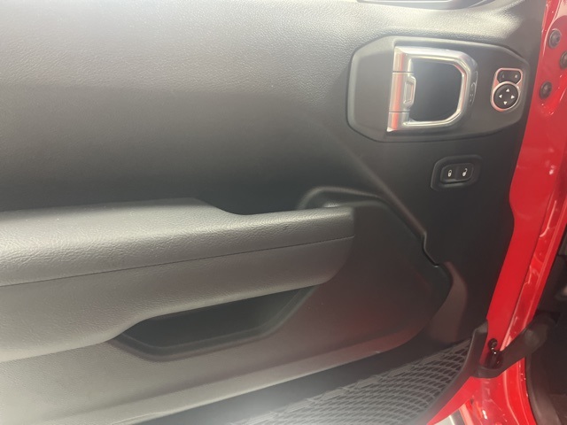 2025 Jeep Wrangler Sport S photo 4