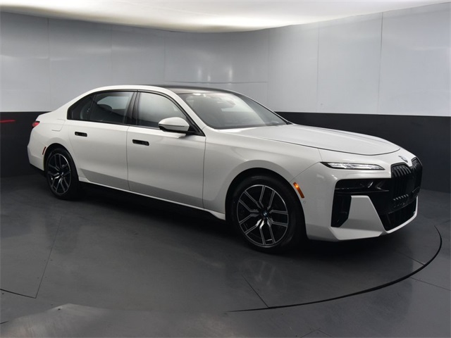 New 2024 Alpine White BMW 750E image 1