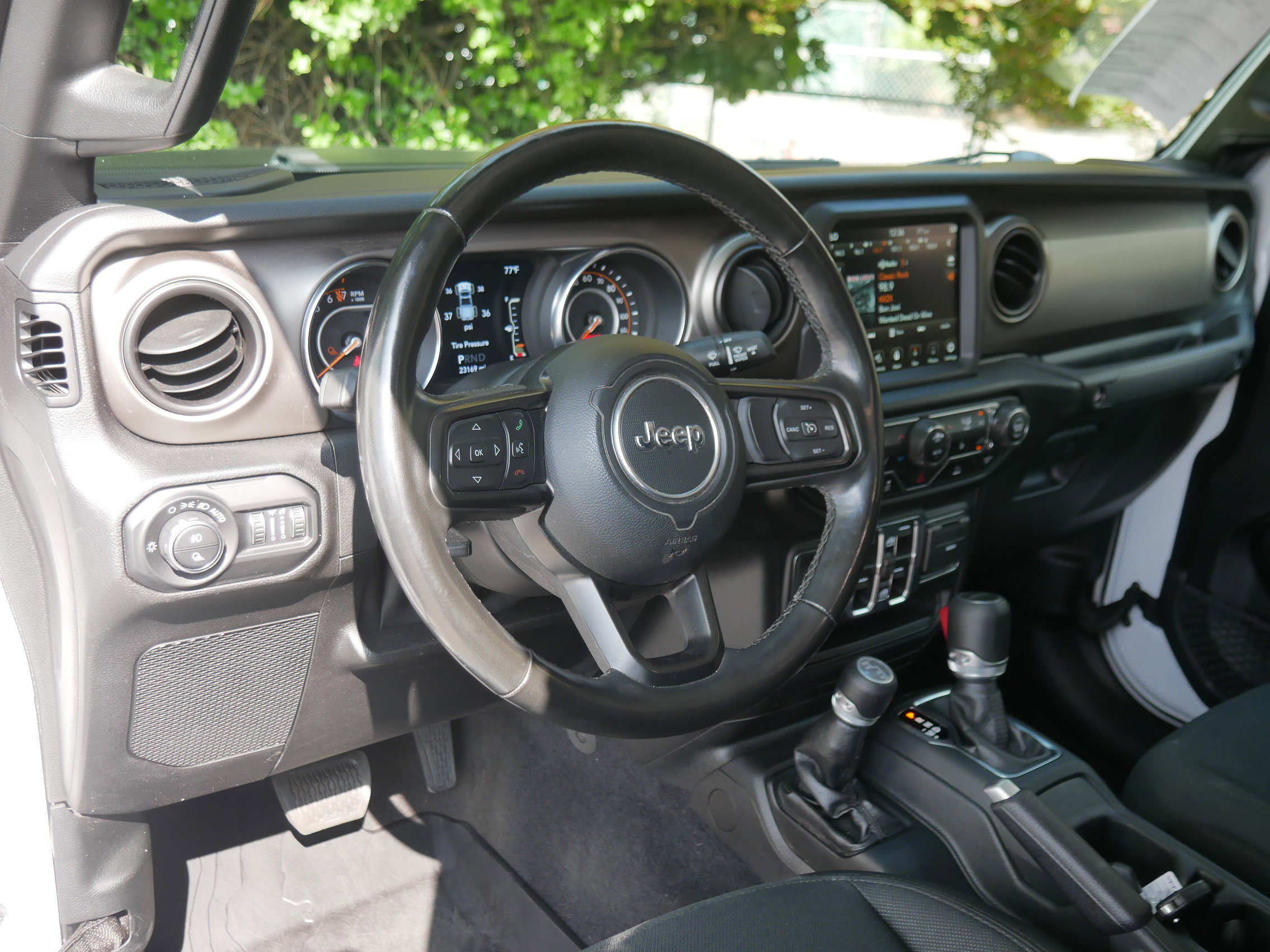 2021 Jeep Gladiator Sport S photo 3
