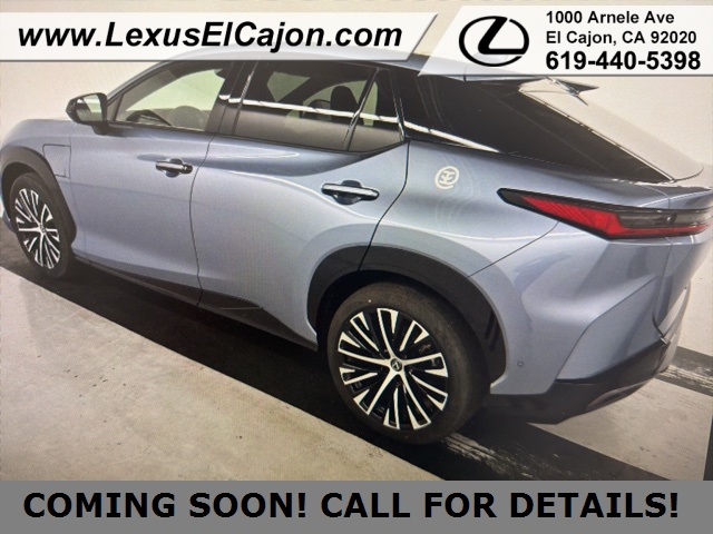 2023 Lexus RZ 450e Luxury photo 3