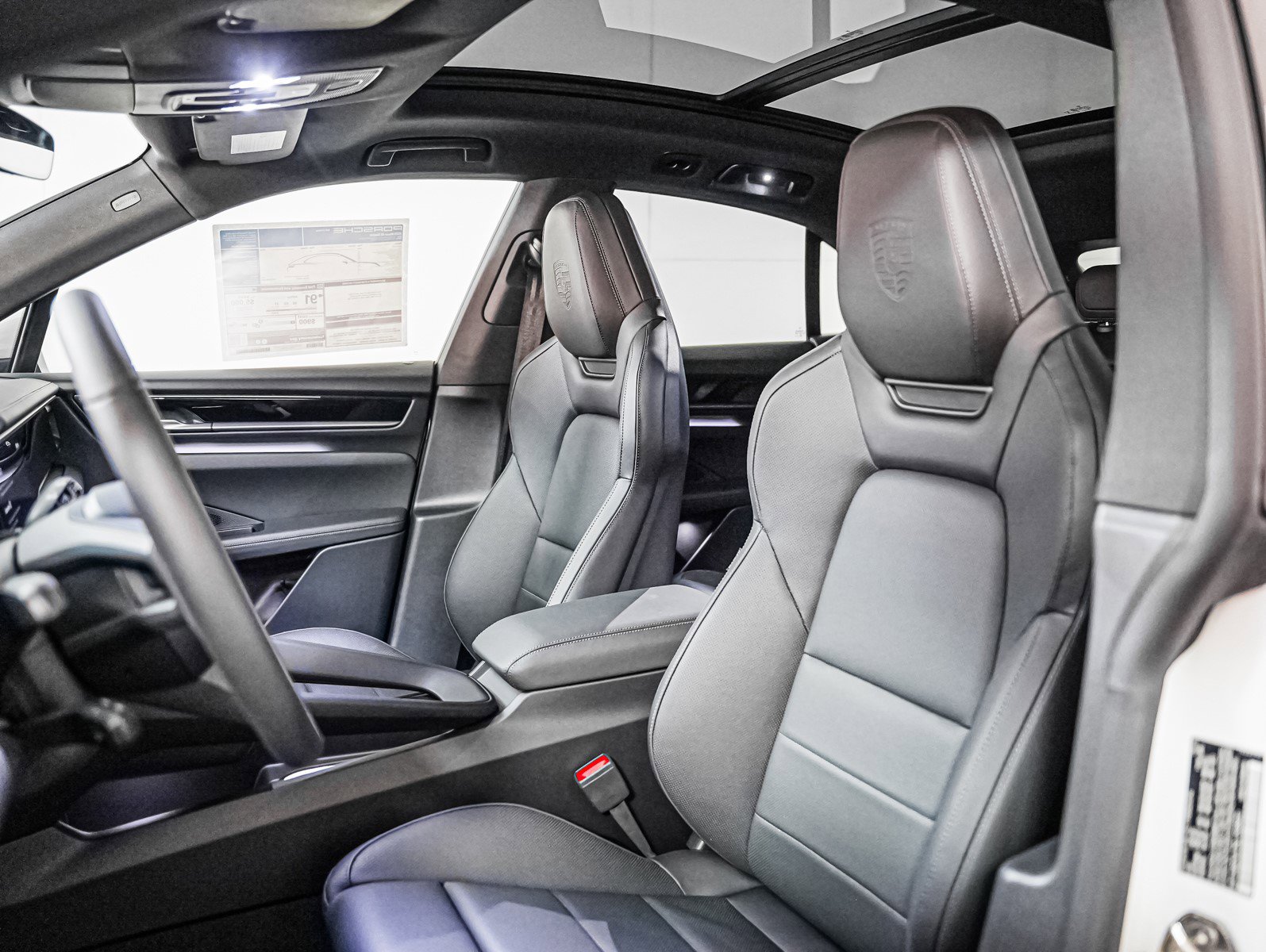2025 Porsche Macan Electric photo 5
