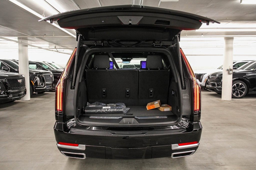 2026 Cadillac Escalade Luxury photo 26