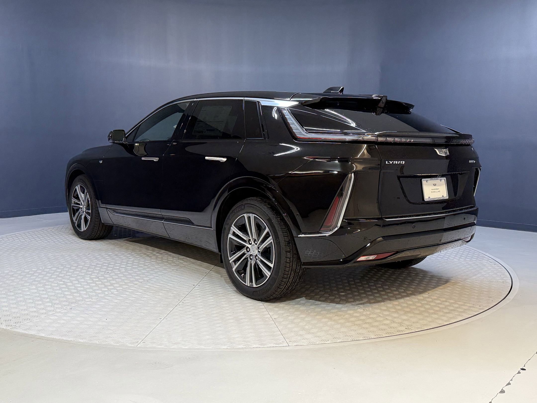 2025 Cadillac Lyriq Luxury photo 3