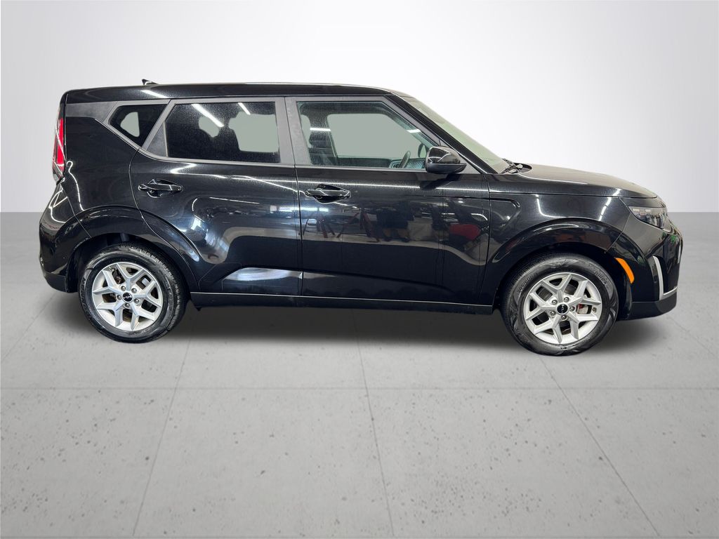 2023 Kia Soul LX photo 6