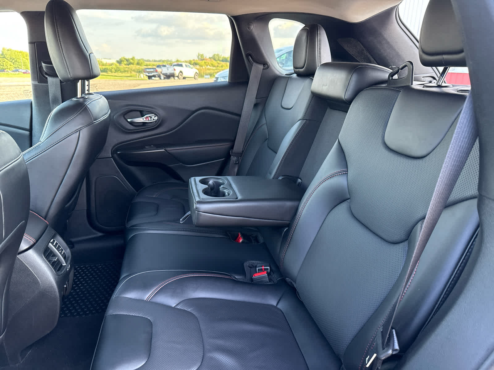 2022 Jeep Cherokee Trailhawk photo 13
