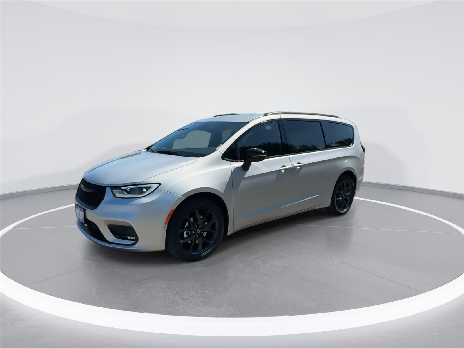 2026 Chrysler Pacifica photo 4