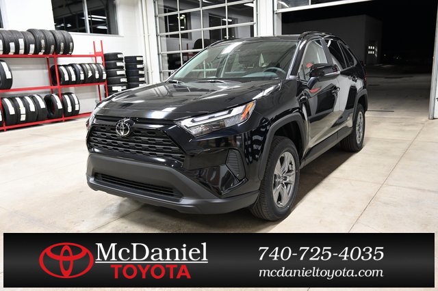 2025 Toyota RAV4 XLE's photo