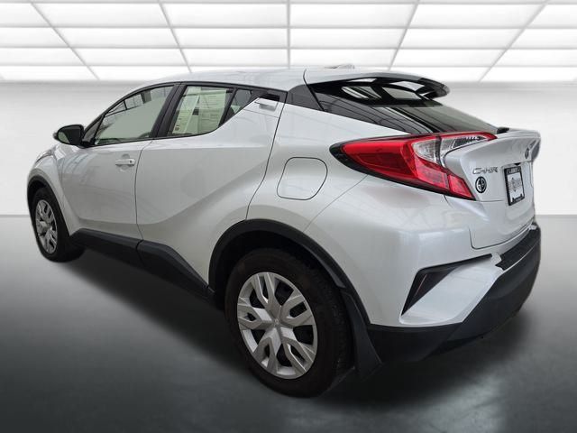 2022 Toyota C-HR XLE photo 3