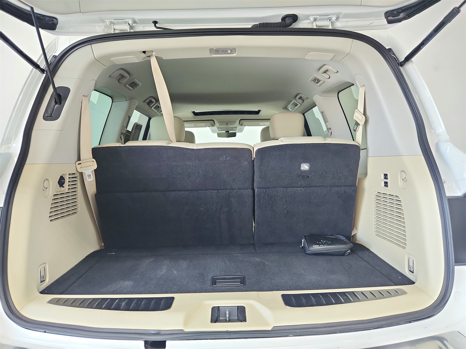 2023 Infiniti QX80 Luxe photo 38