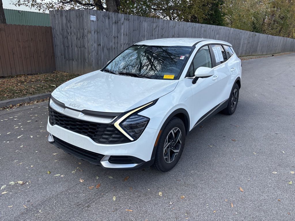 2024 Kia Sportage LX's photo