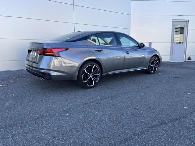 2025 Nissan Altima 2.5 SR photo 2