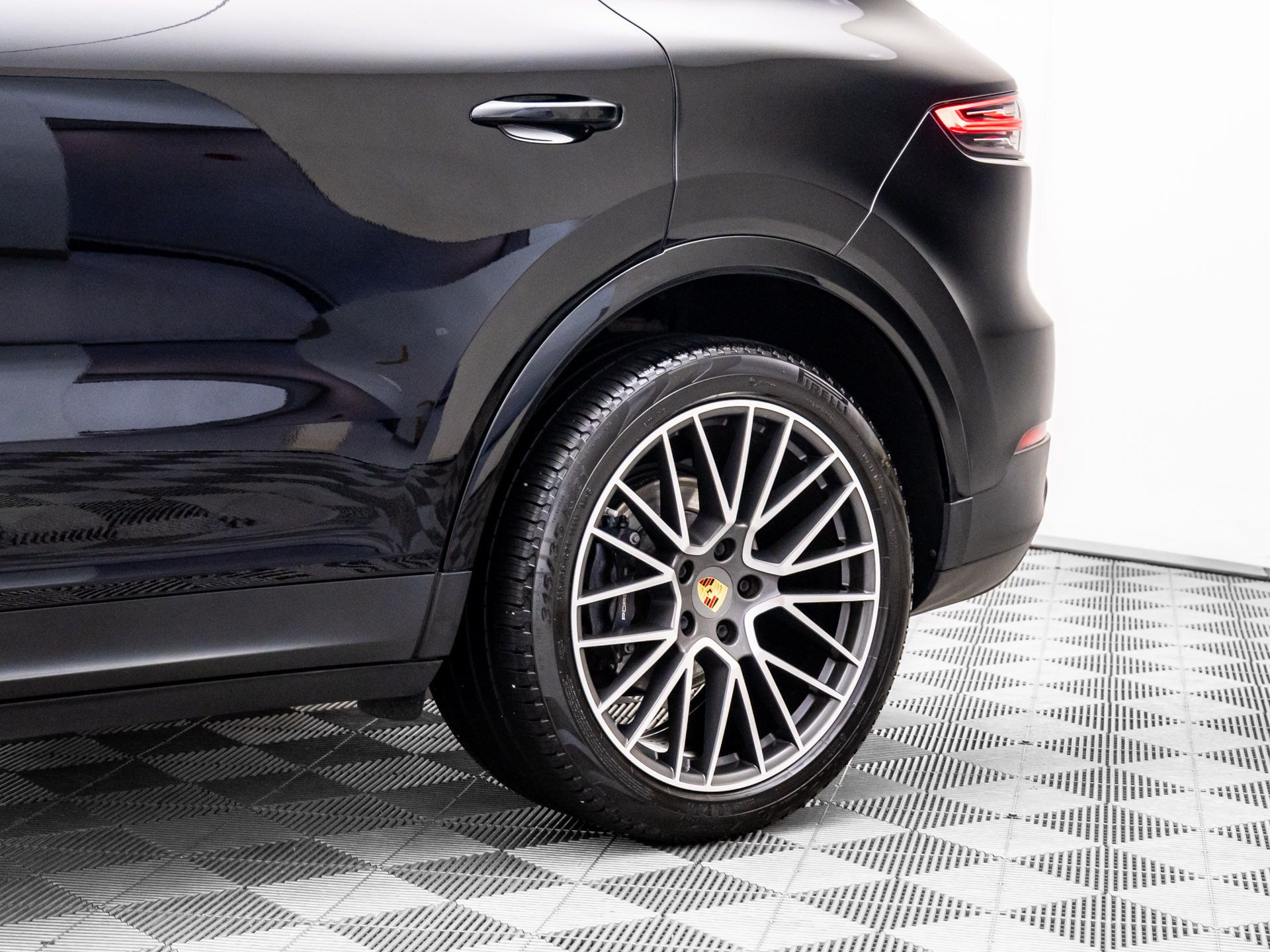2022 Porsche Cayenne Base photo 33