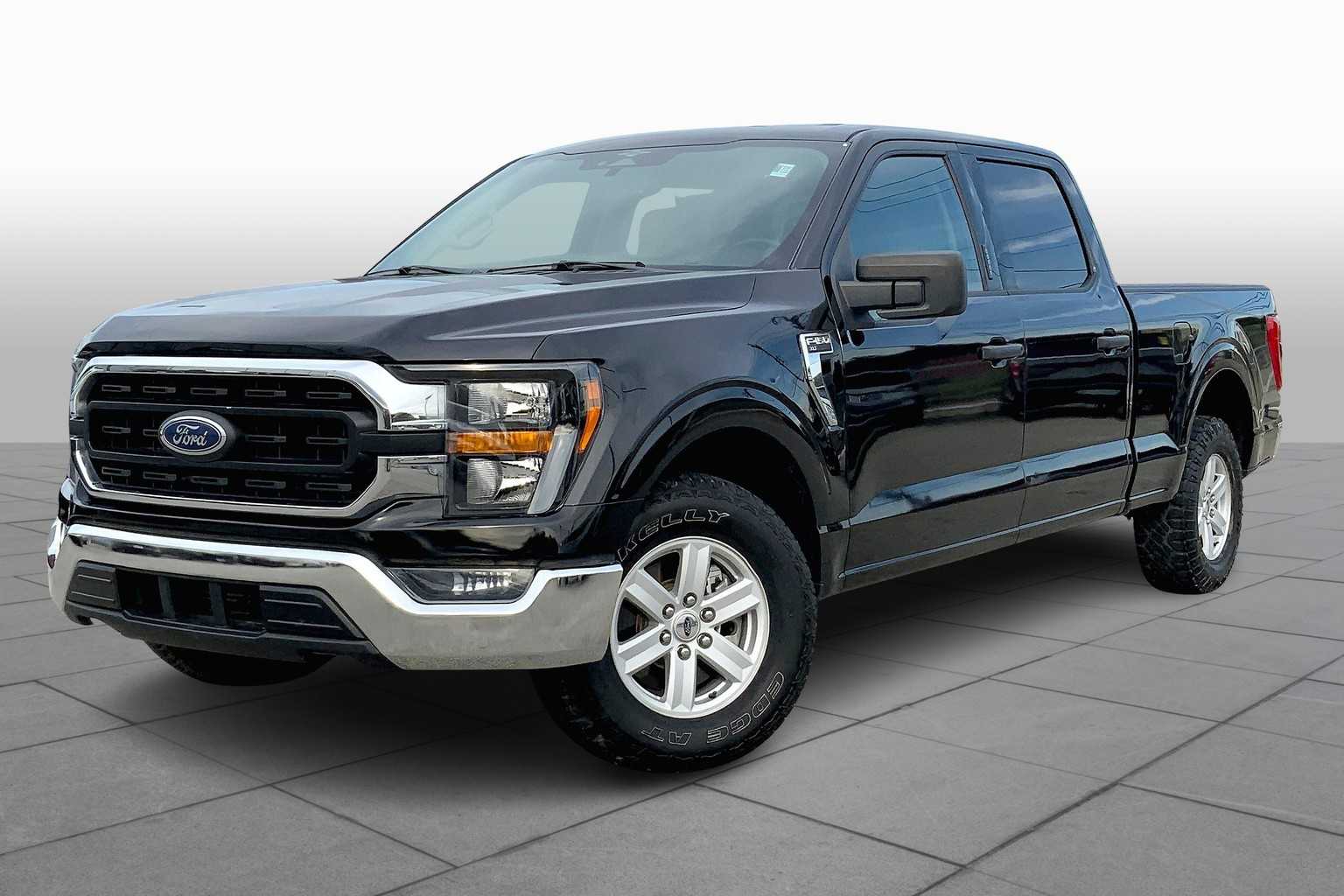 2023 Ford F-150 XLT photo 2