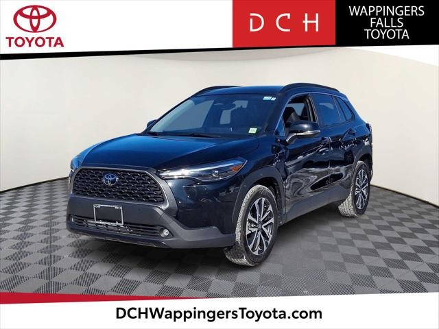 Certified Pre-Owned 2025 Toyota Corolla Cross XLE – AWD in