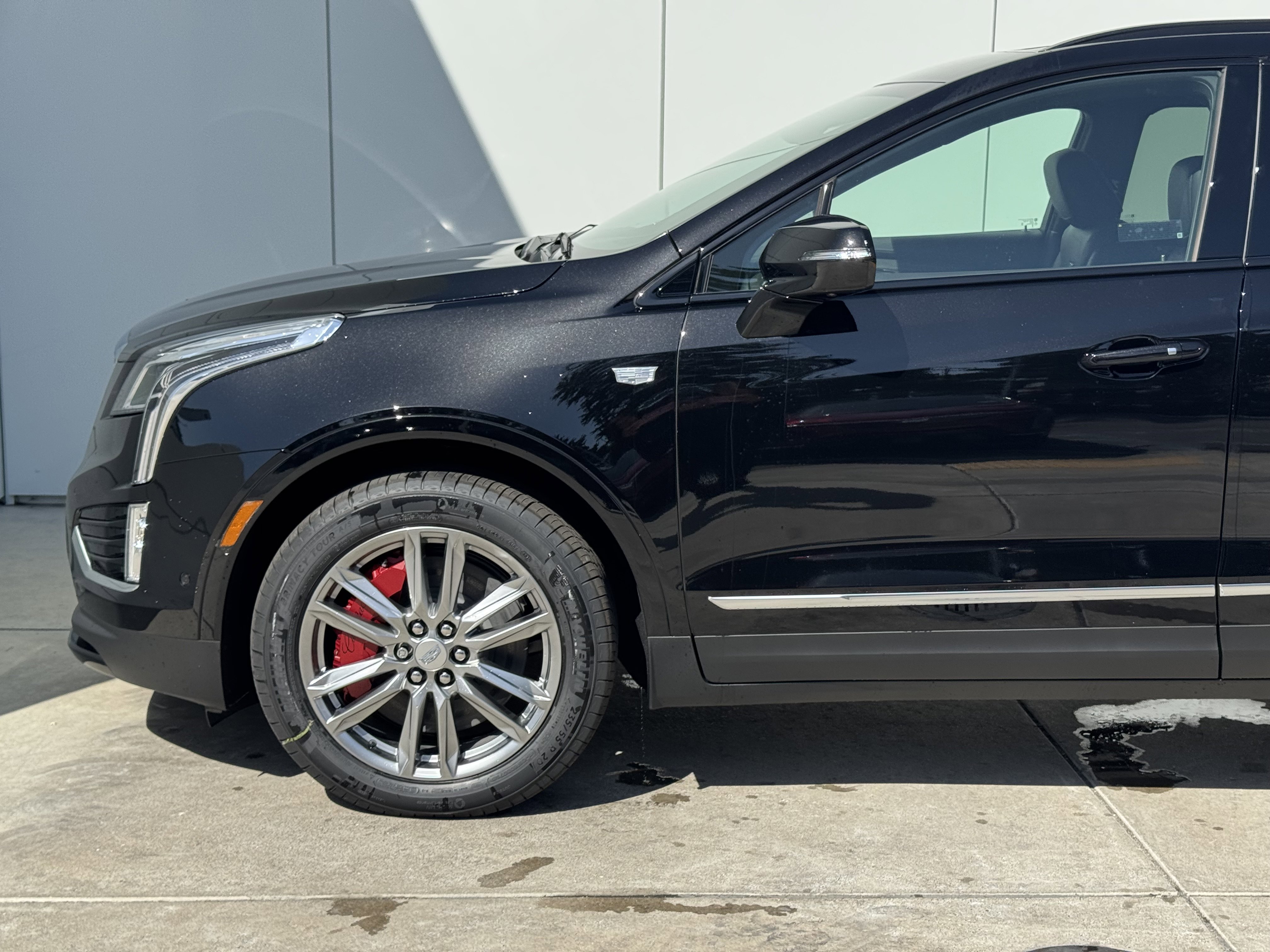 2025 Cadillac XT5 Sport photo 4