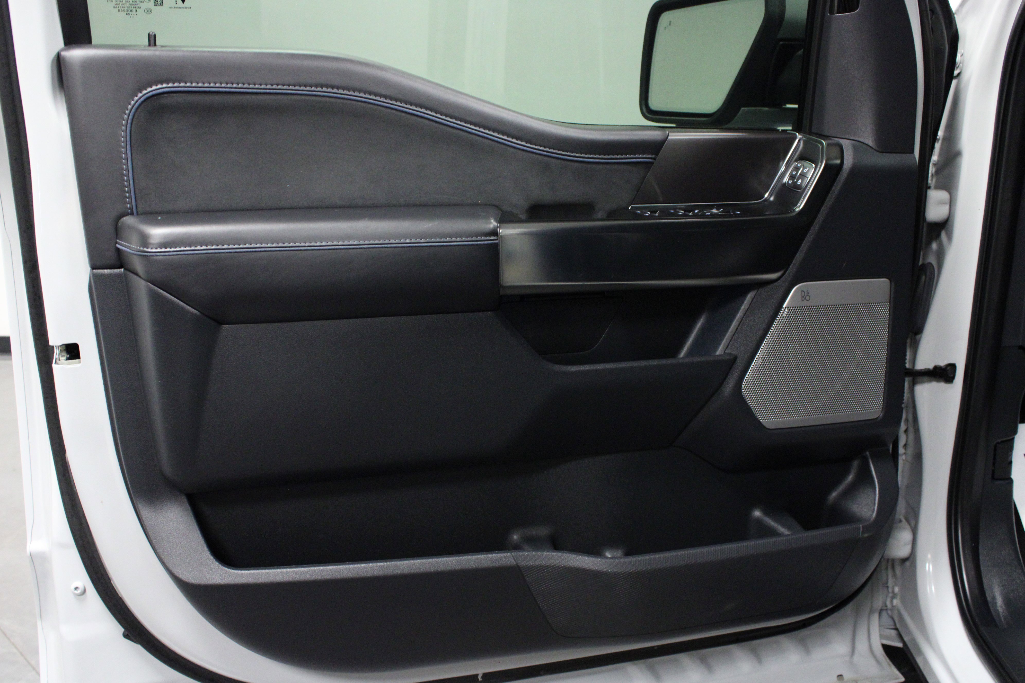 2024 Ford F-150 Platinum photo 9