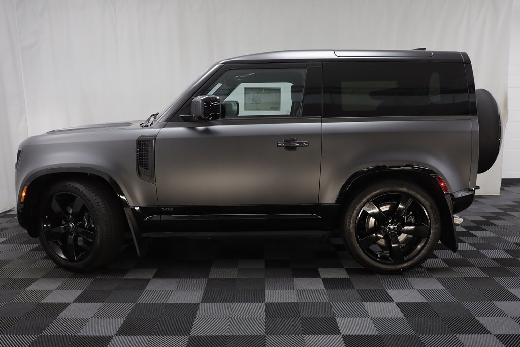 2025 Land Rover Defender 90 V8 photo 4
