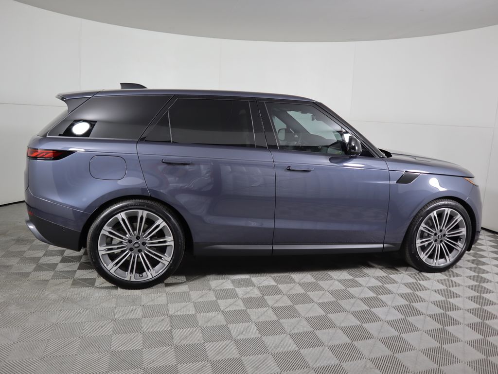 2025 Land Rover Range Rover Sport SE photo 3