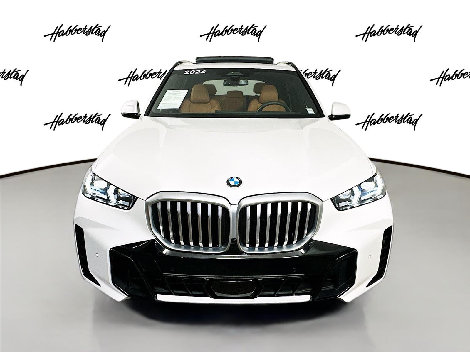 Used 2024 Mineral White Metallic BMW xDrive40i image 2