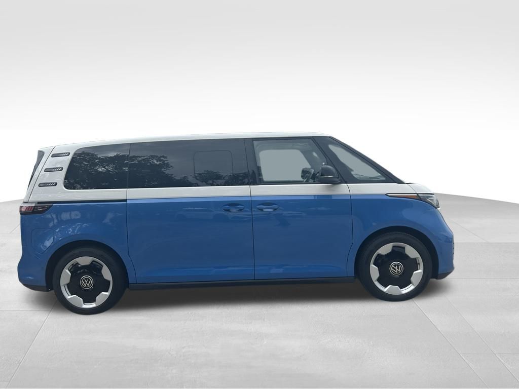 2025 Volkswagen ID. Buzz Pro Plus photo 3