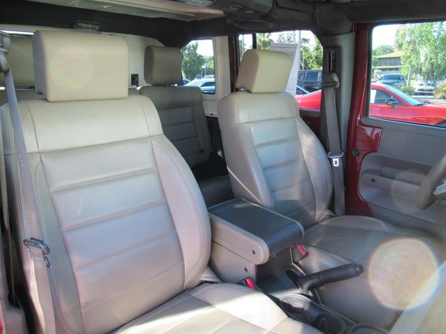 2009 Jeep Wrangler Unlimited Sahara photo 9