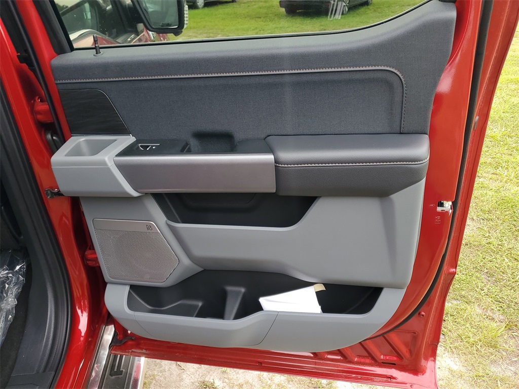 2025 Ford F-150 Lariat photo 26