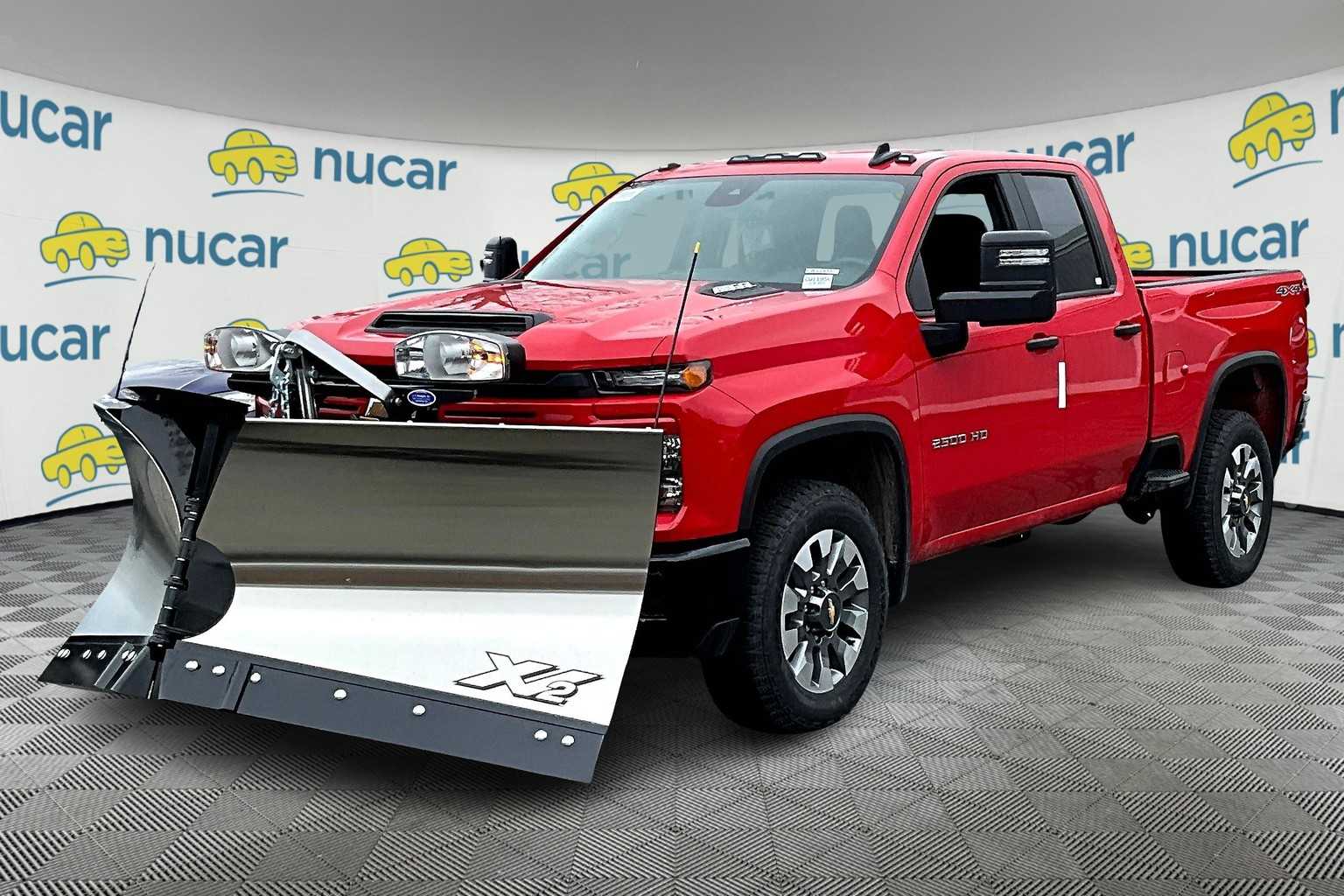 2025 Chevrolet Silverado 2500HD Custom photo 3