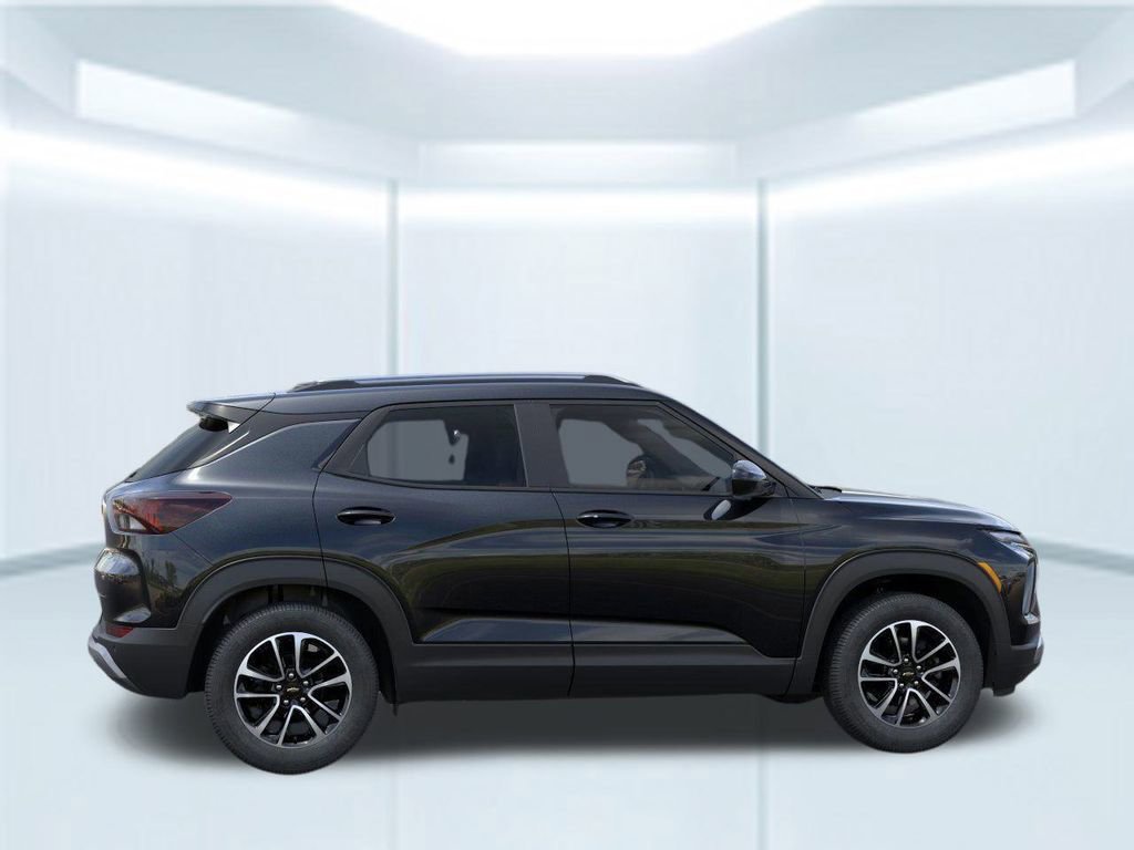2026 Chevrolet Trailblazer LT photo 3