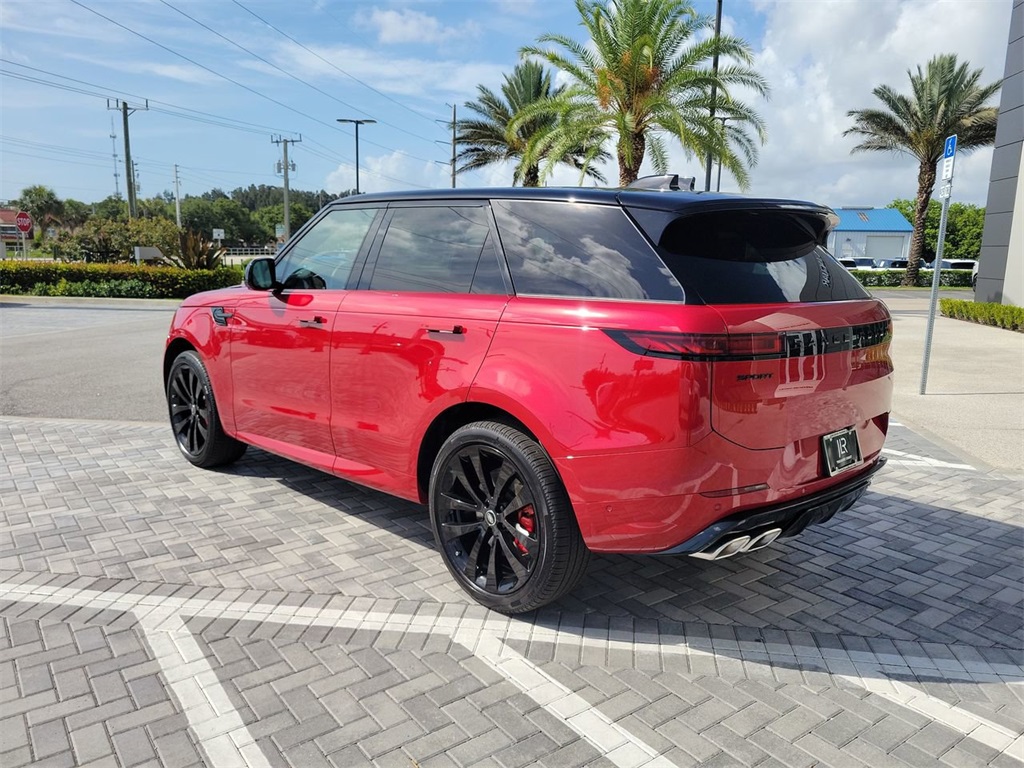 2025 Land Rover Range Rover Sport SE photo 3