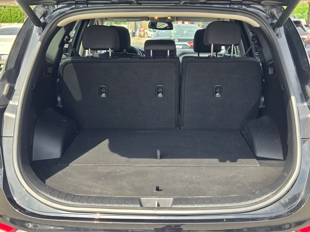2020 Hyundai Santa Fe SEL photo 9