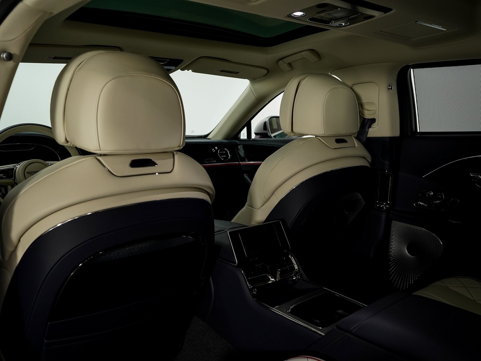 2024 Bentley Flying Spur Mulliner V8 photo 19