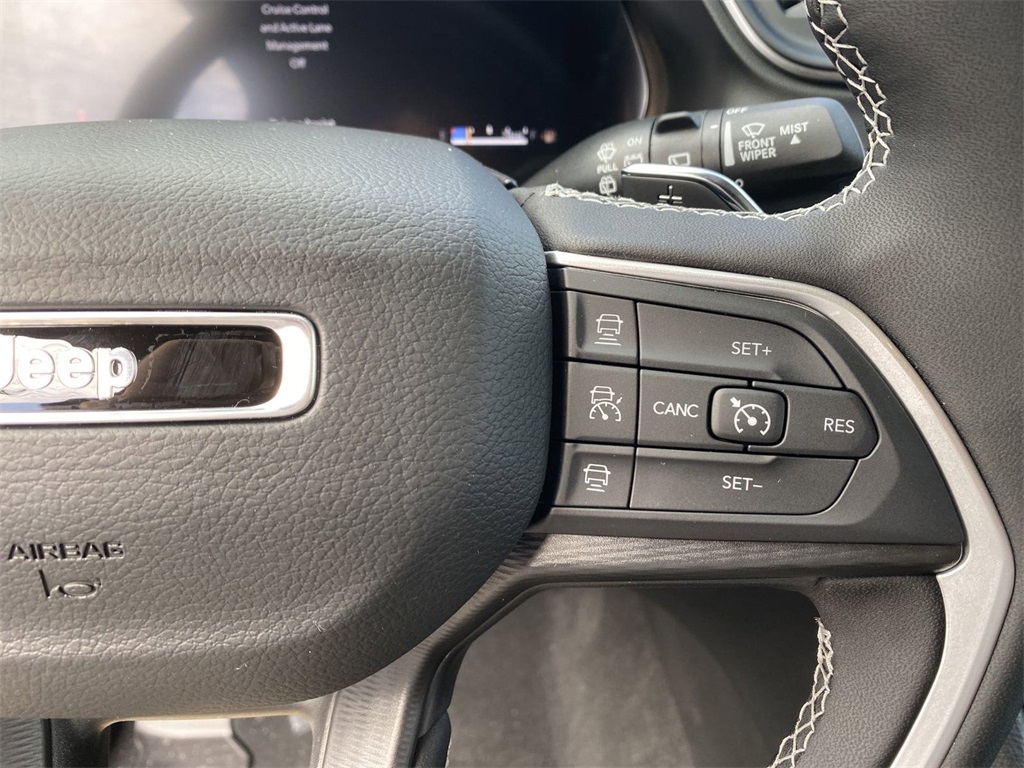 2025 Jeep Grand Cherokee Altitude X photo 25