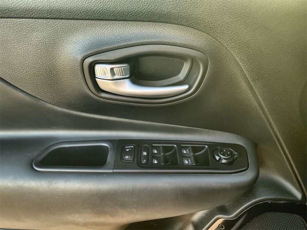 2022 Jeep Renegade Altitude photo 15