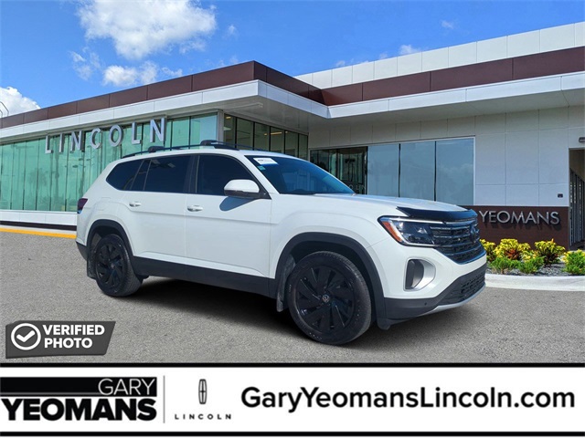 2024 Volkswagen Atlas SE's photo